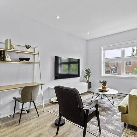 Stylish 2 Bedroom Haven By Jean Talon Market Montréal Esterno foto