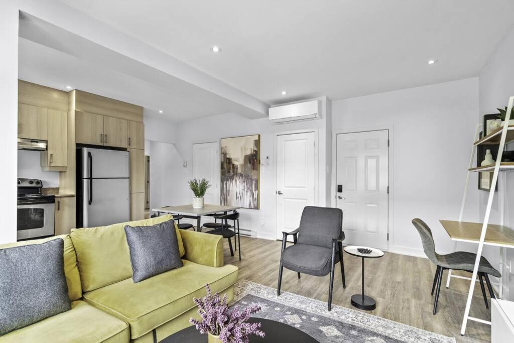 Stylish 2 Bedroom Haven By Jean Talon Market Montréal Esterno foto