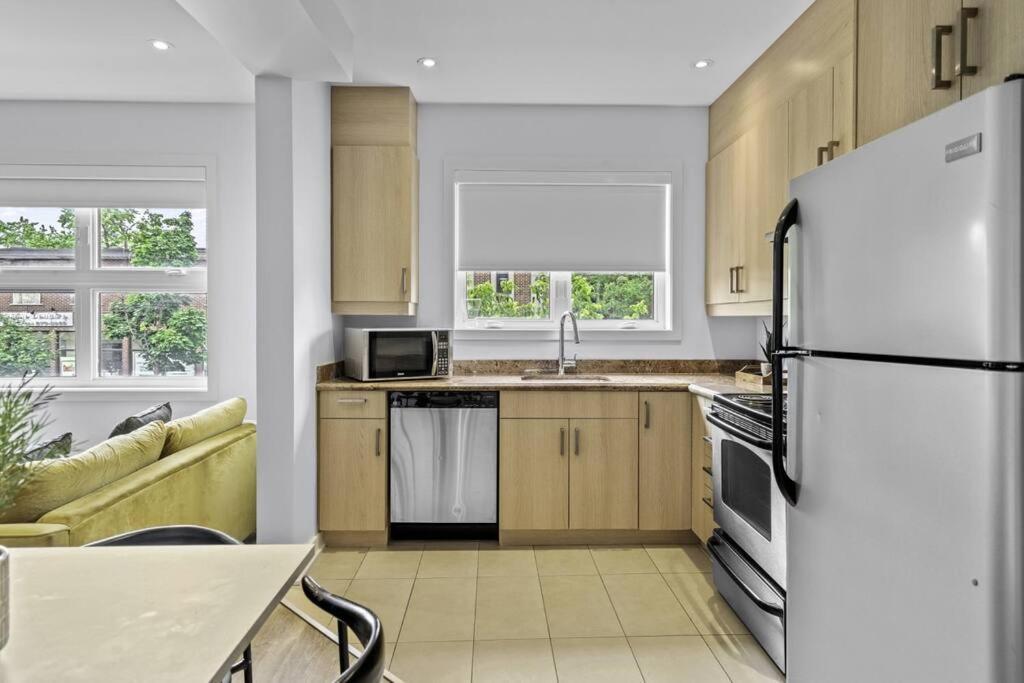 Stylish 2 Bedroom Haven By Jean Talon Market Montréal Esterno foto